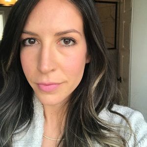 Meet your Posher, Desiree